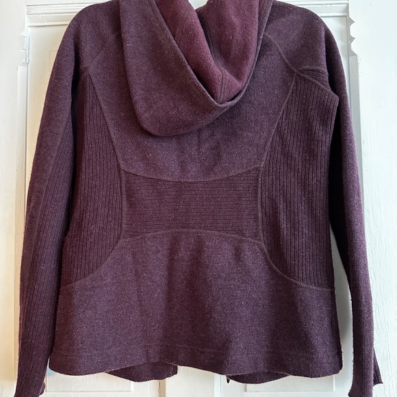 Mountain Hardware Zip Up Hoodie, Burgundy Size Medium - Picture 3 of 4